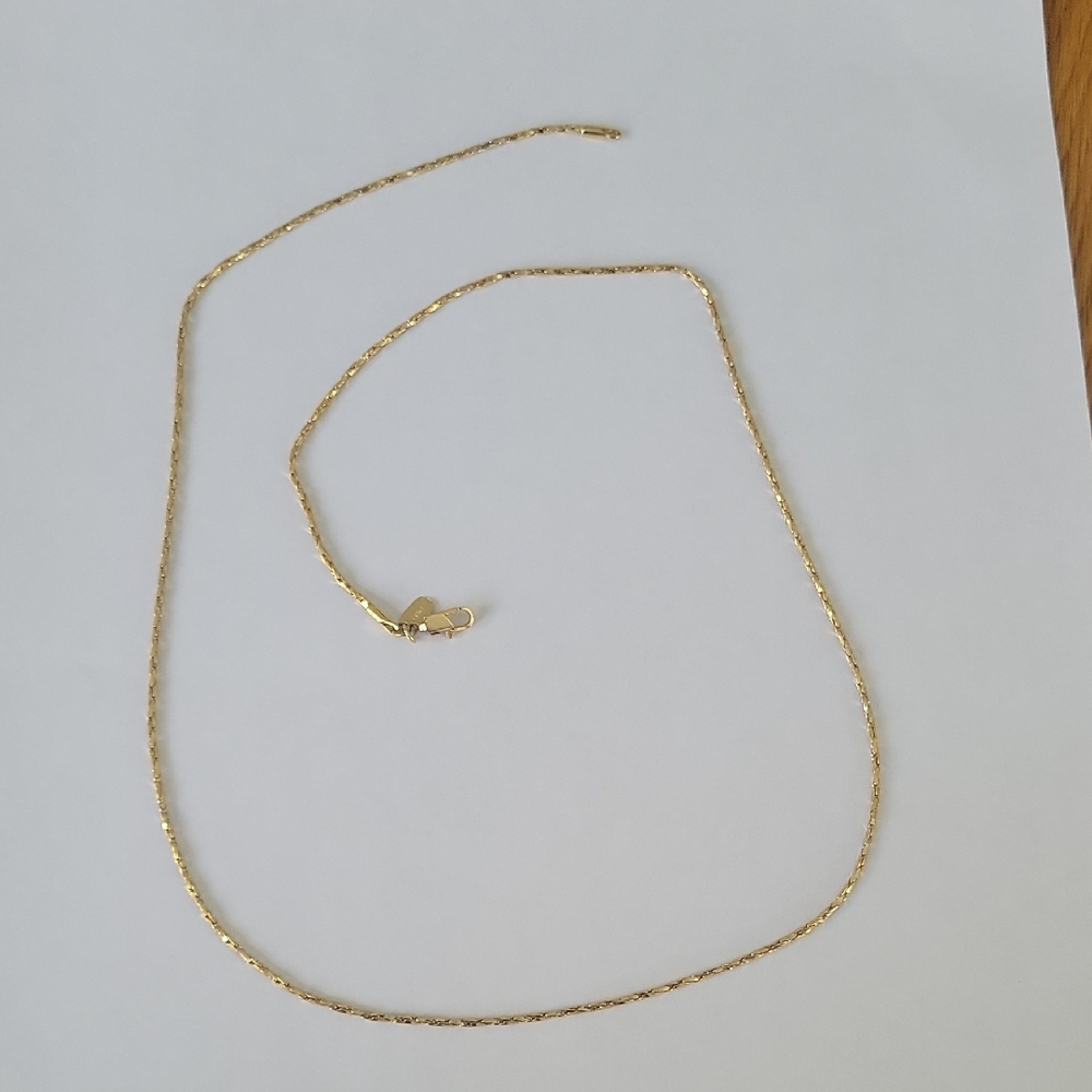Elegant Gold Necklace